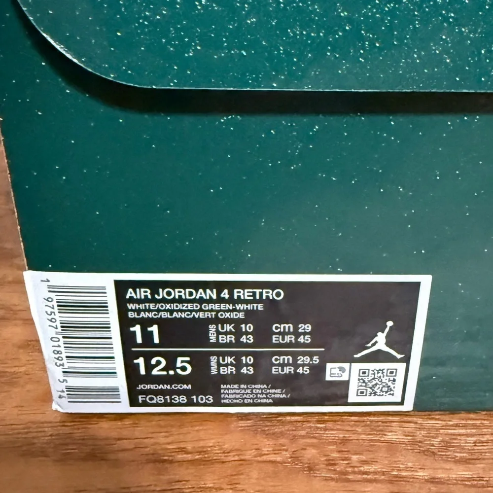 Air Jordan 4 Retro White/Oxidized Green Like New With Box Size 11 FQ8138-103